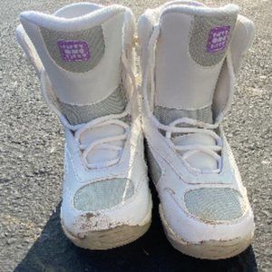 5150 Snowboarding Boots US Size 5
